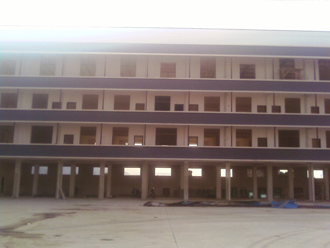 ≦